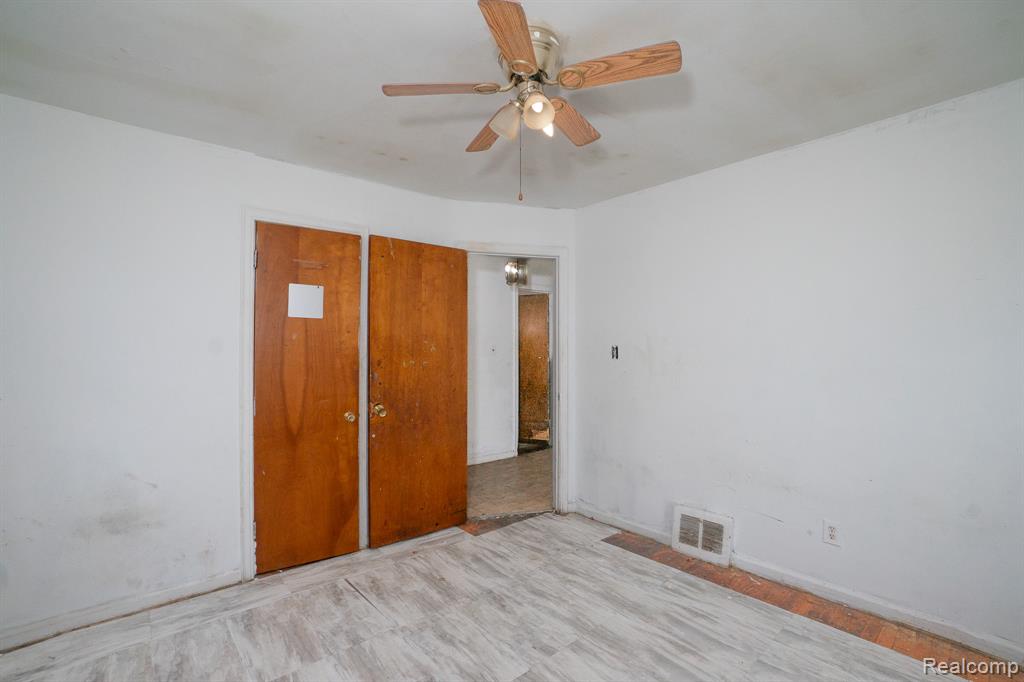 20084 Stahelin Avenue Property Photo 13