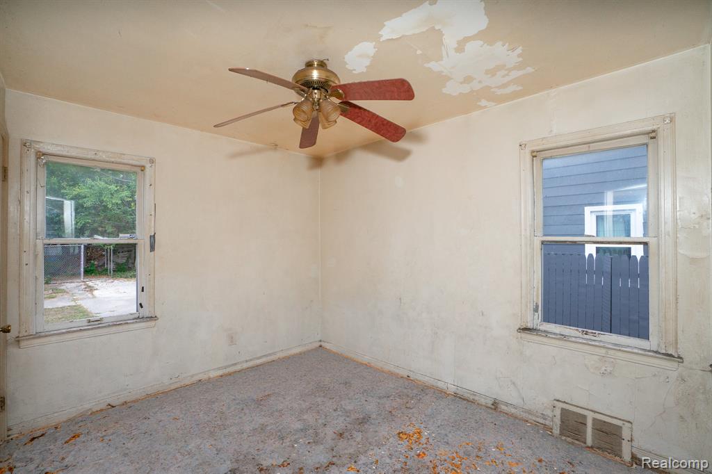 20084 Stahelin Avenue Property Photo 14