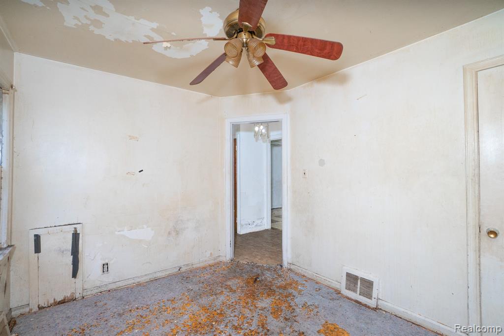 20084 Stahelin Avenue Property Photo 15