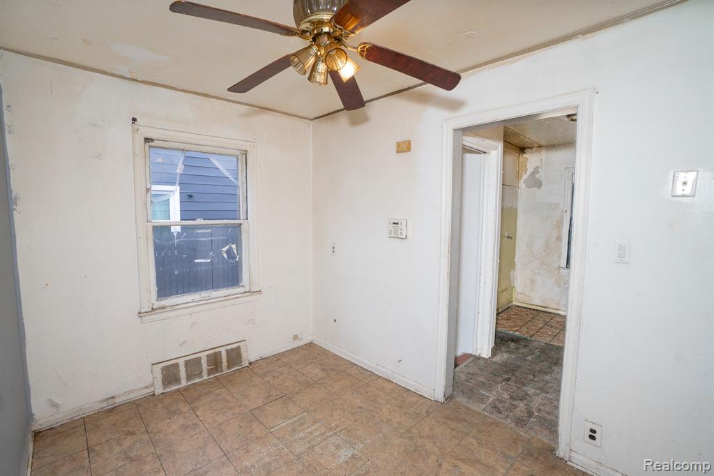20084 Stahelin Avenue Property Photo 16