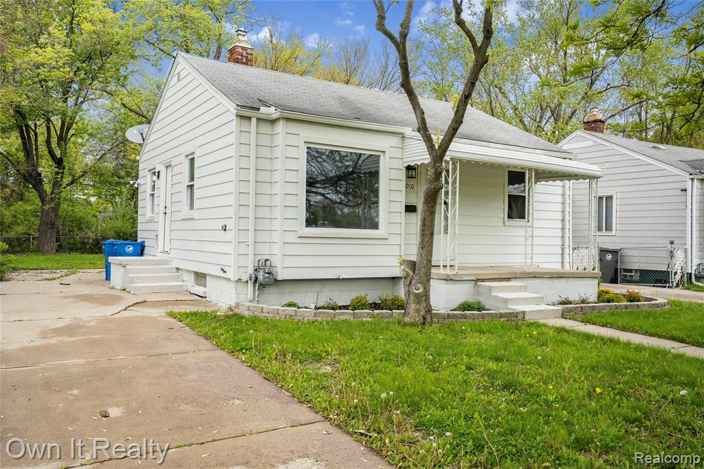 26010 Yale Street Property Photo 3