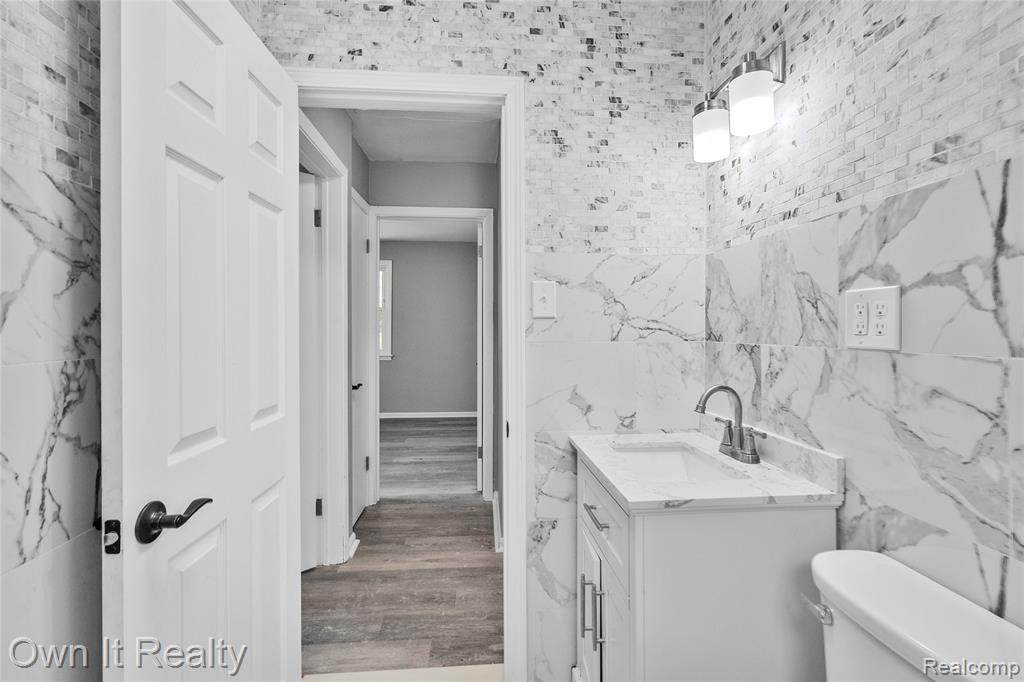 26010 Yale Street Property Photo 13