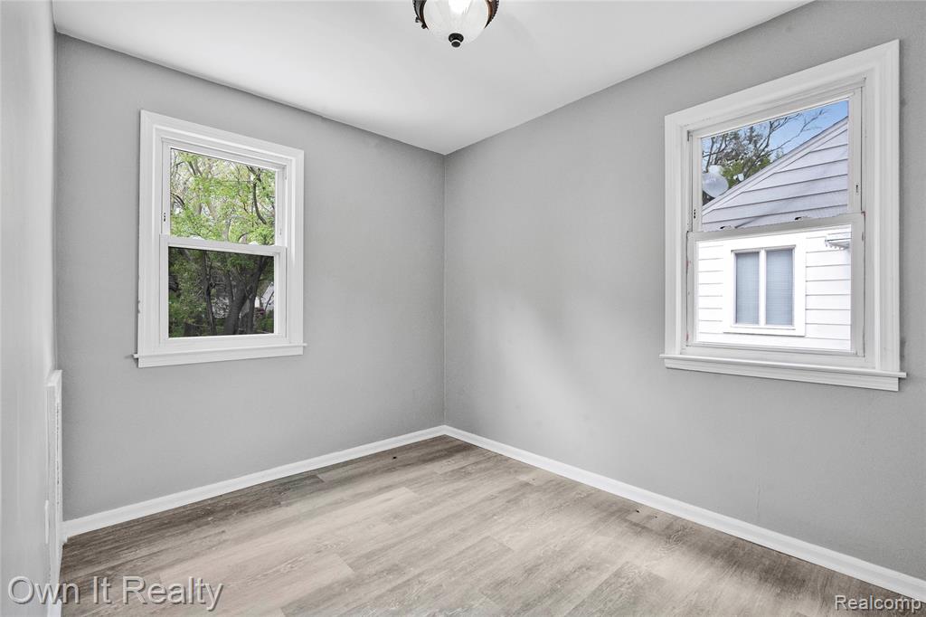 26010 Yale Street Property Photo 14