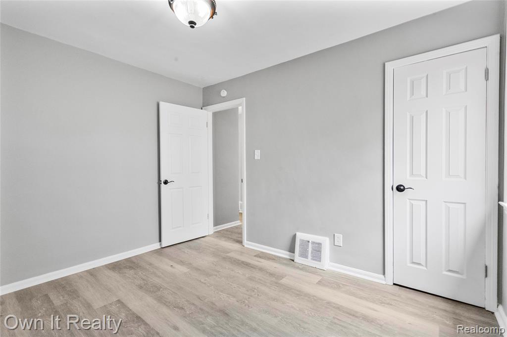 26010 Yale Street Property Photo 17