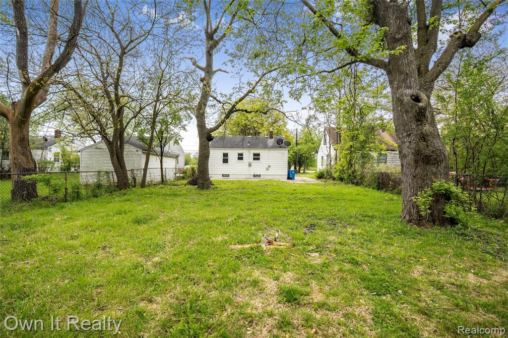 26010 Yale Street Property Photo 19