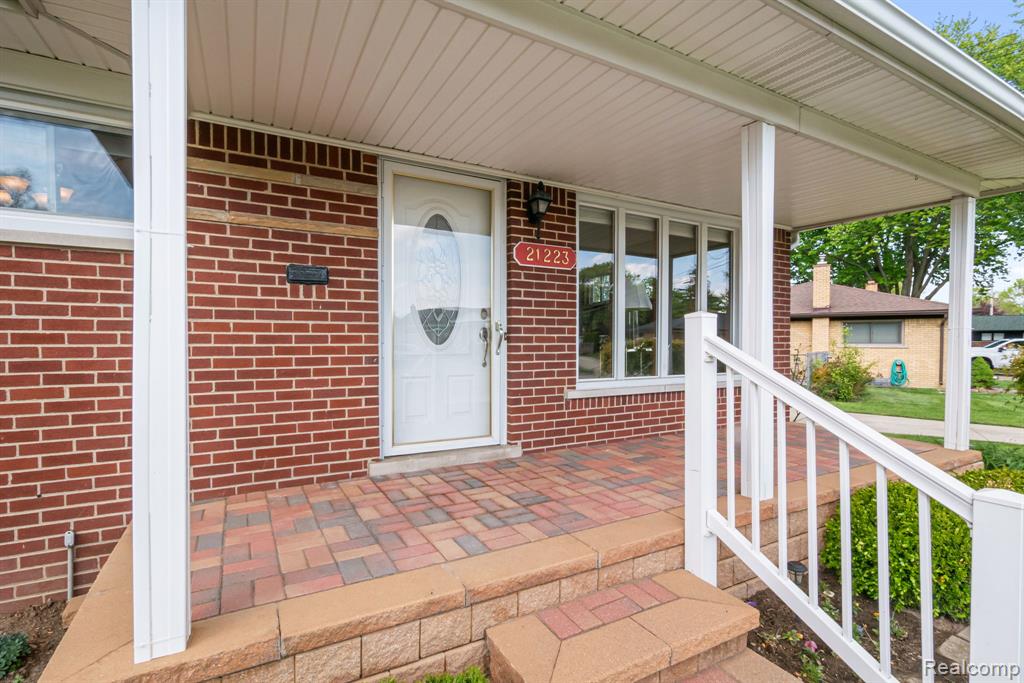 21223 Briar Court Property Photo 4