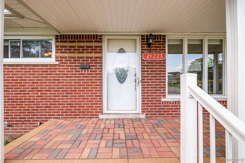 21223 Briar Court Property Photo 5