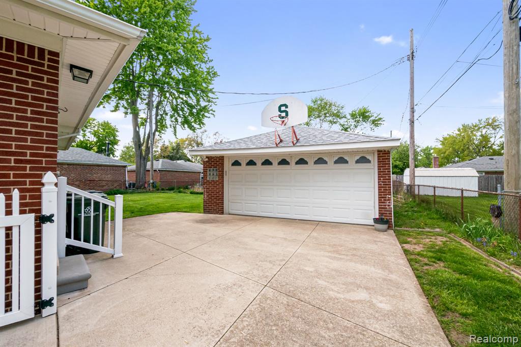 21223 Briar Court Property Photo 6