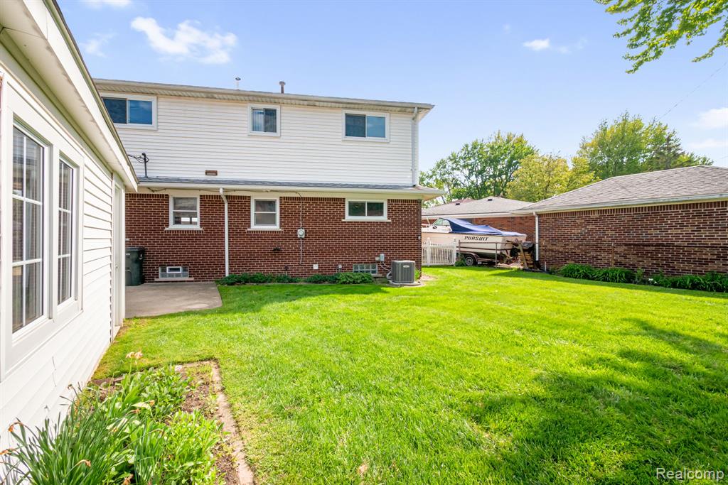 21223 Briar Court Property Photo 9