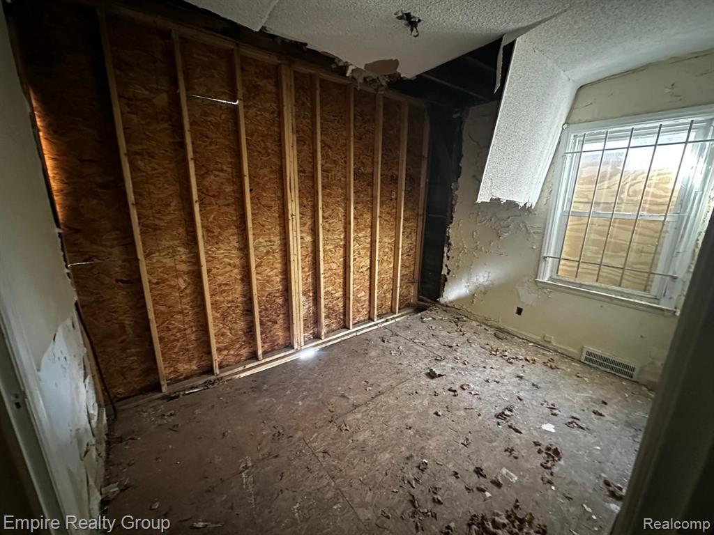 13723 Castleton Street Property Photo 10