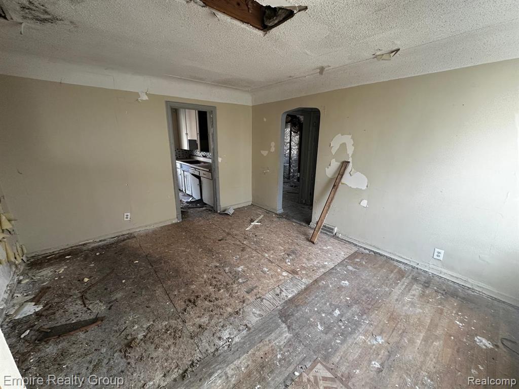 13723 Castleton Street Property Photo 11