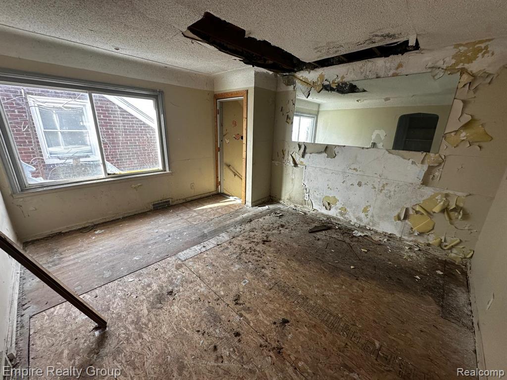 13723 Castleton Street Property Photo 12