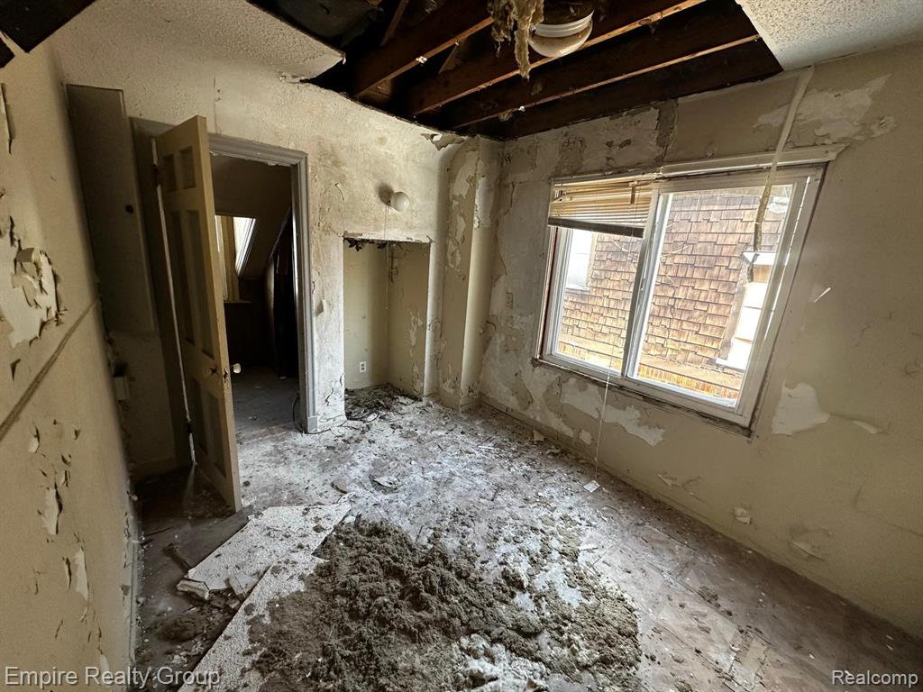 13723 Castleton Street Property Photo 13