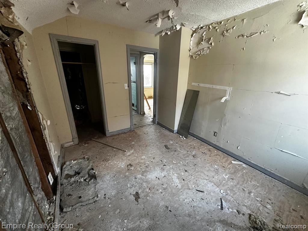 13723 Castleton Street Property Photo 18