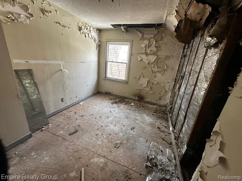 13723 Castleton Street Property Photo 19