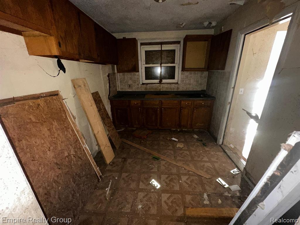13723 Castleton Street Property Photo 20