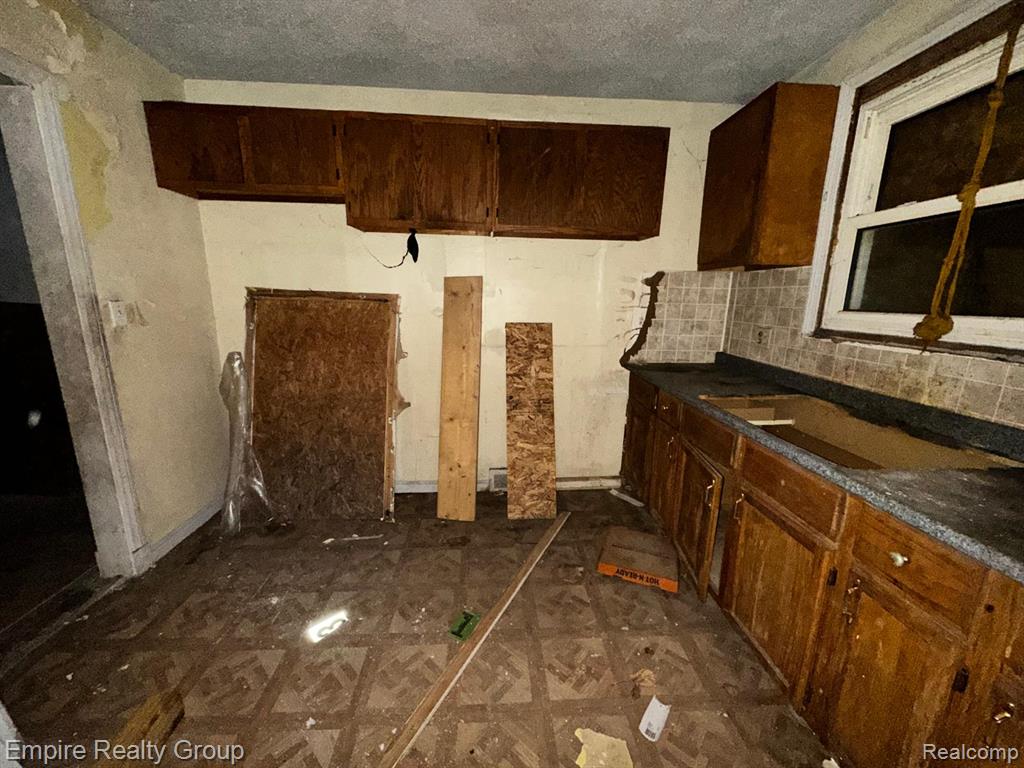 13723 Castleton Street Property Photo 21