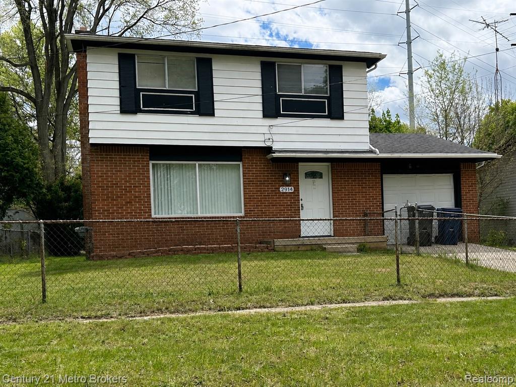 2914 E Pierson Road Property Photo 1