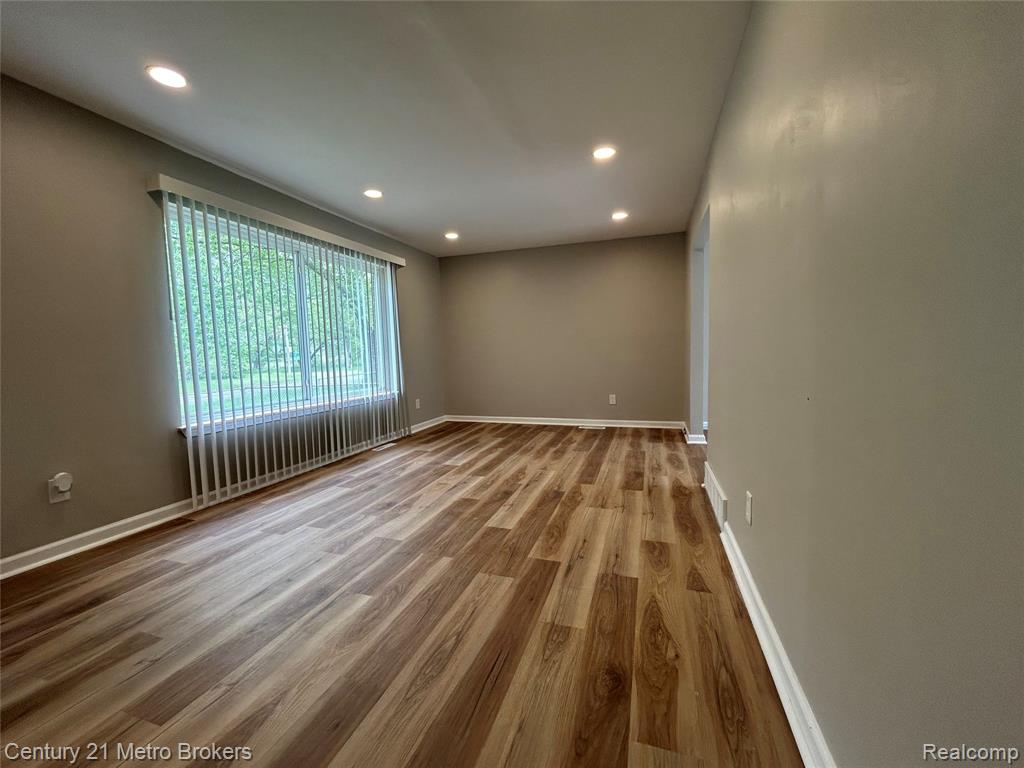 2914 E Pierson Road Property Photo 3