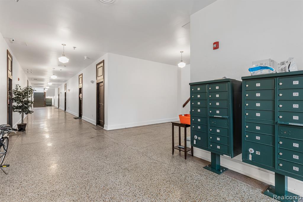609 E Kirby Street Property Photo 3