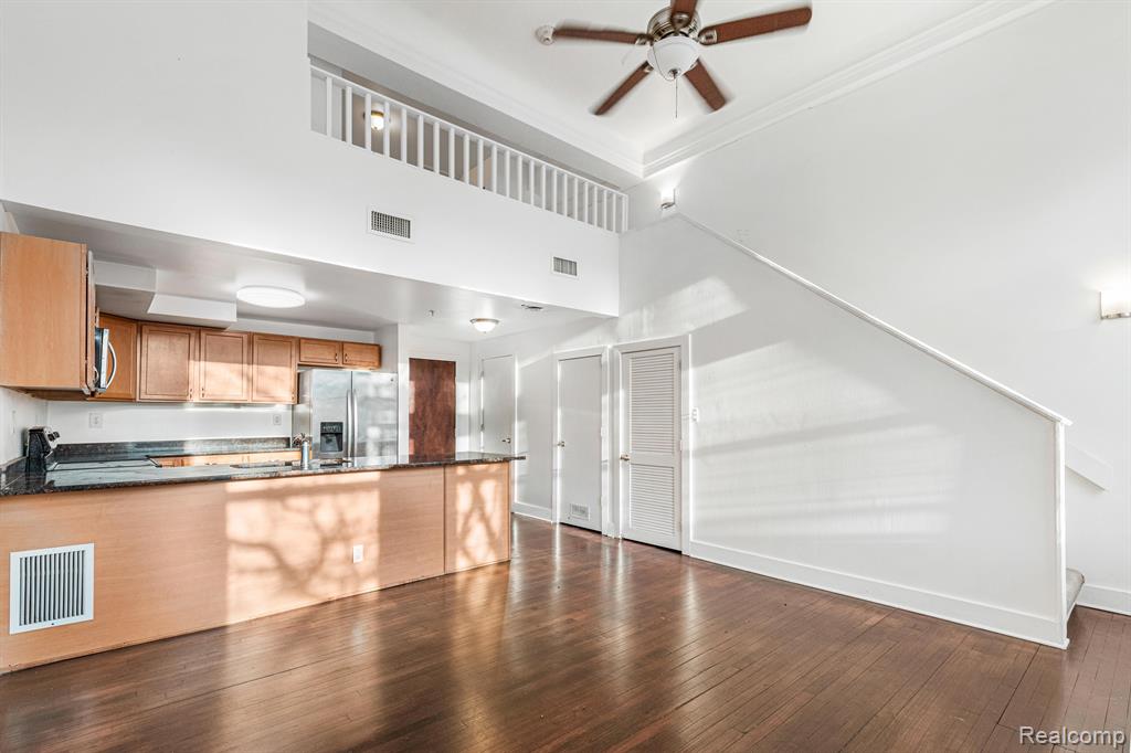 609 E Kirby Street Property Photo 7