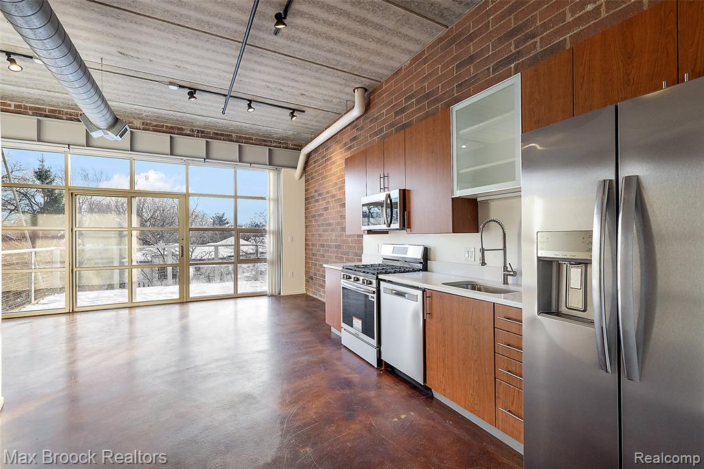 333 E Parent Avenue Property Photo 2