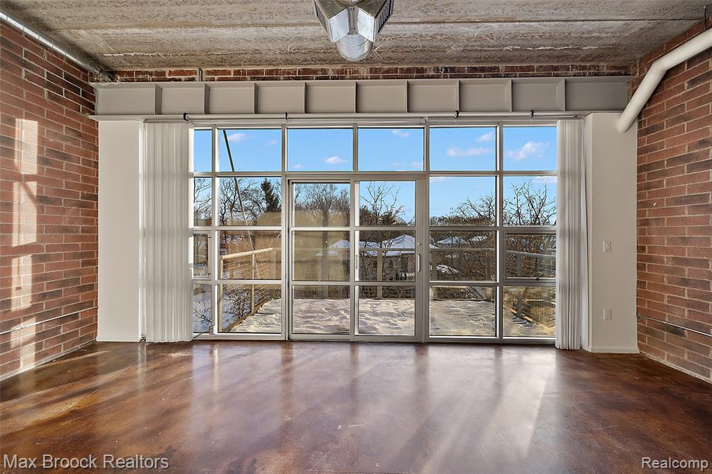 333 E Parent Avenue Property Photo 8