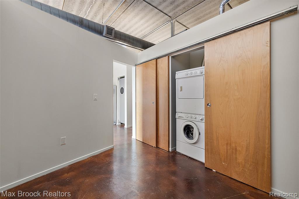 333 E Parent Avenue Property Photo 10