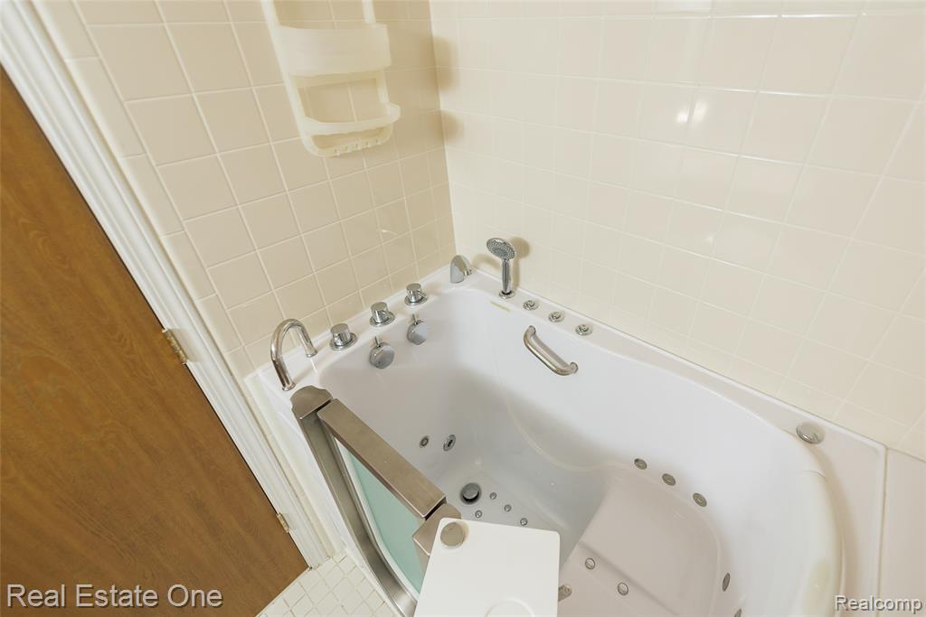 61962 Yorktown Drive Property Photo 18