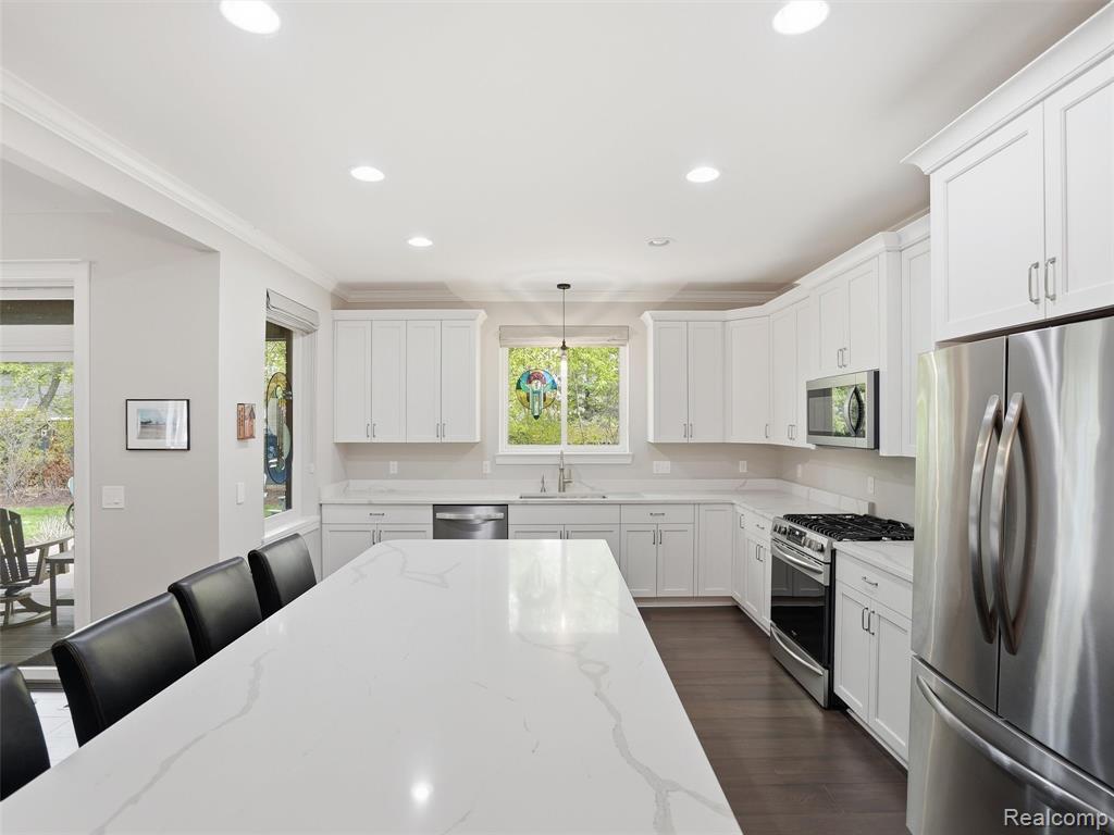 3513 Pointe Shore Drive Property Photo 2