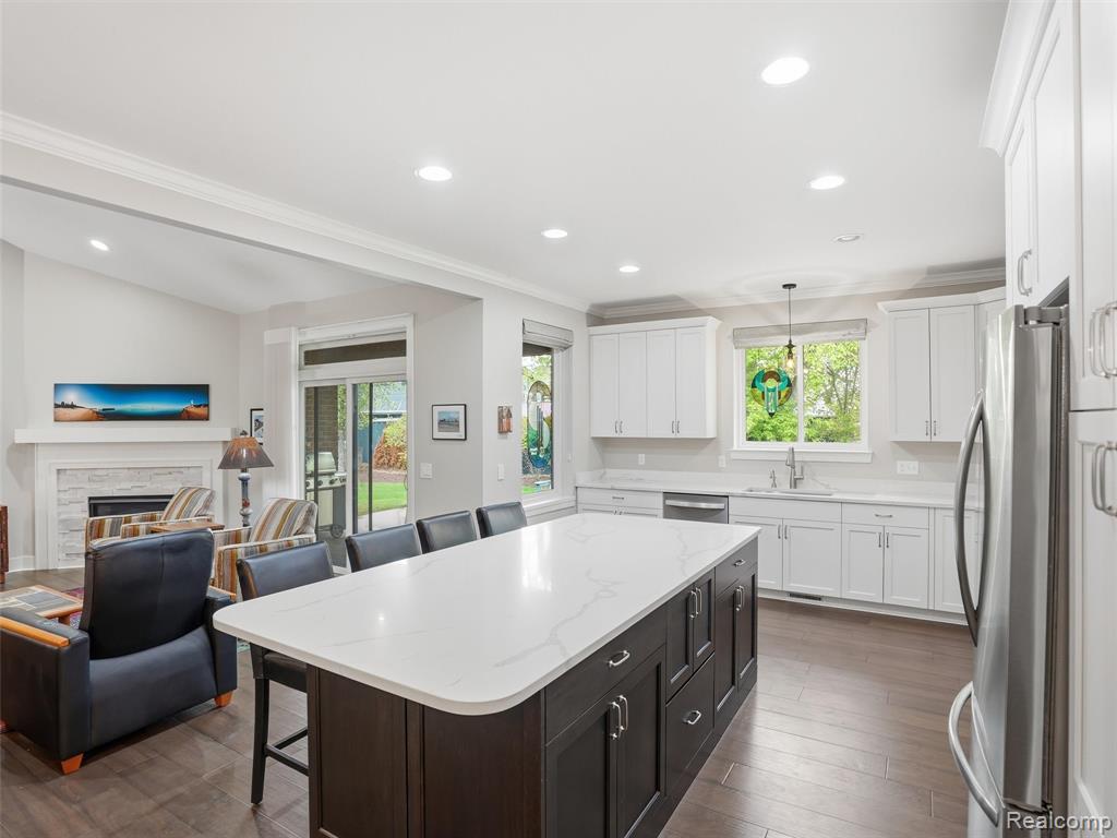 3513 Pointe Shore Drive Property Photo 5