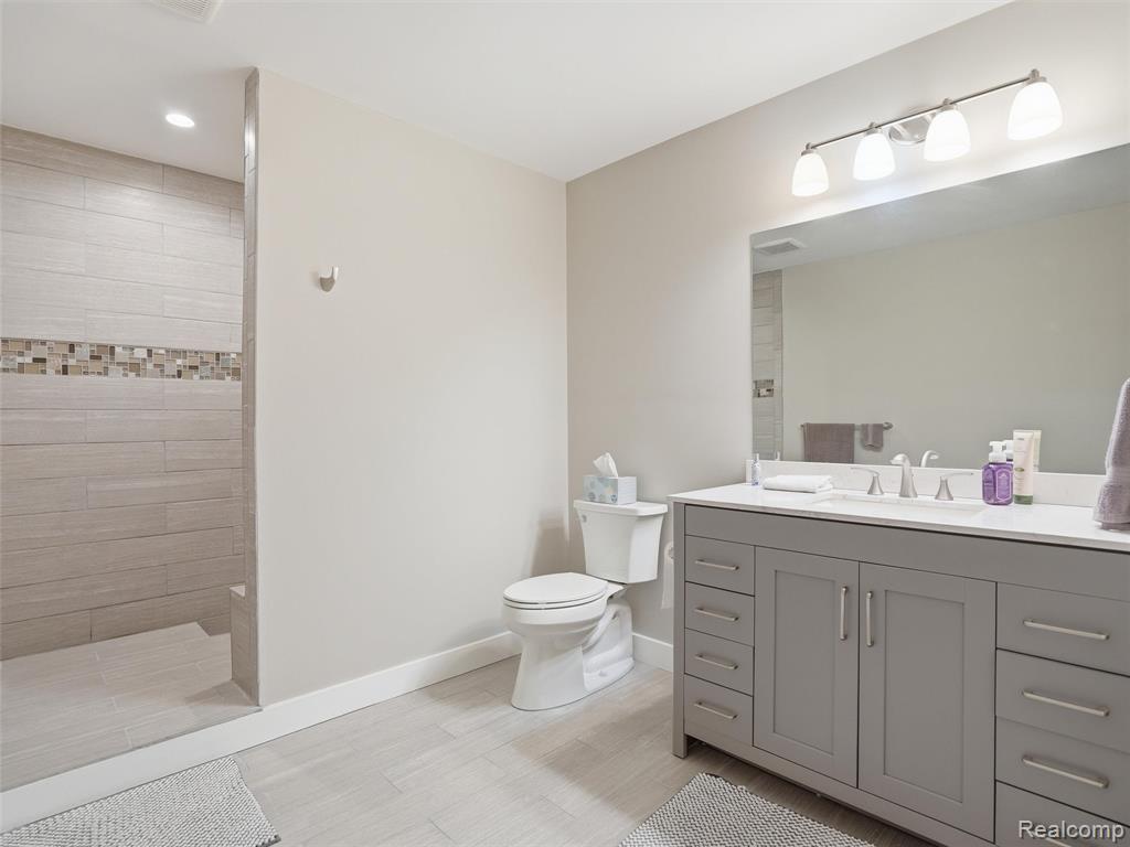 3513 Pointe Shore Drive Property Photo 30