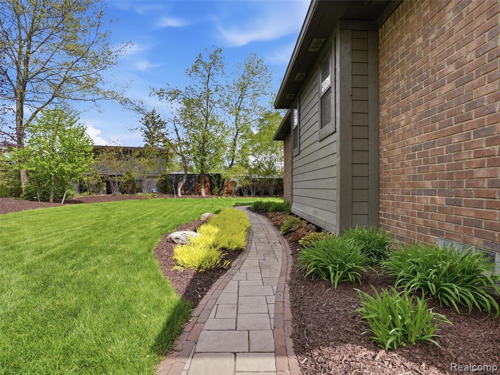 3513 Pointe Shore Drive Property Photo 56