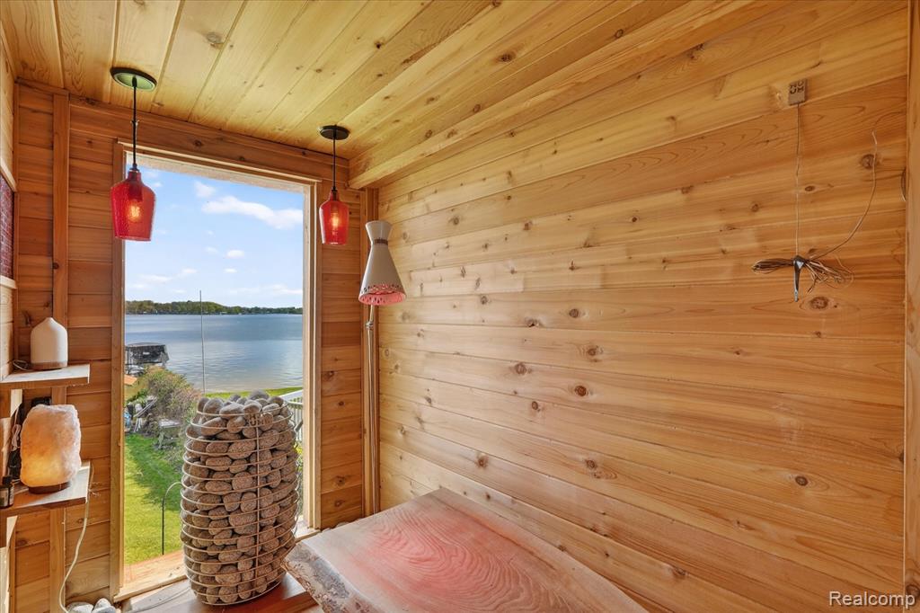 12078 Mantawauka Drive Property Photo 32