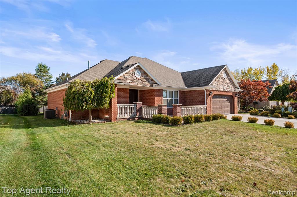 53260 Villa Rosa Drive Property Photo 3
