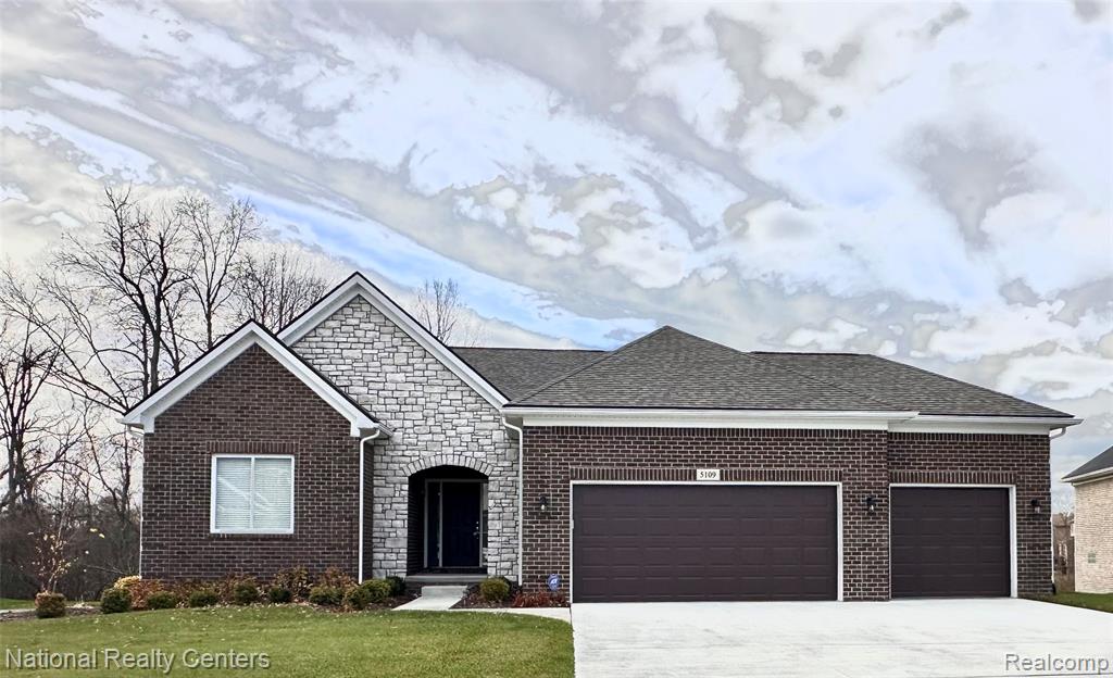 8384 Meadow Creek Drive Property Photo 1