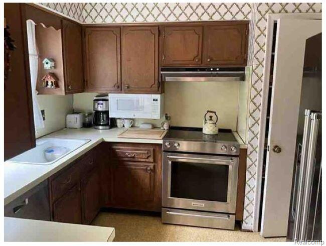 491 Colonial Road Property Photo 23