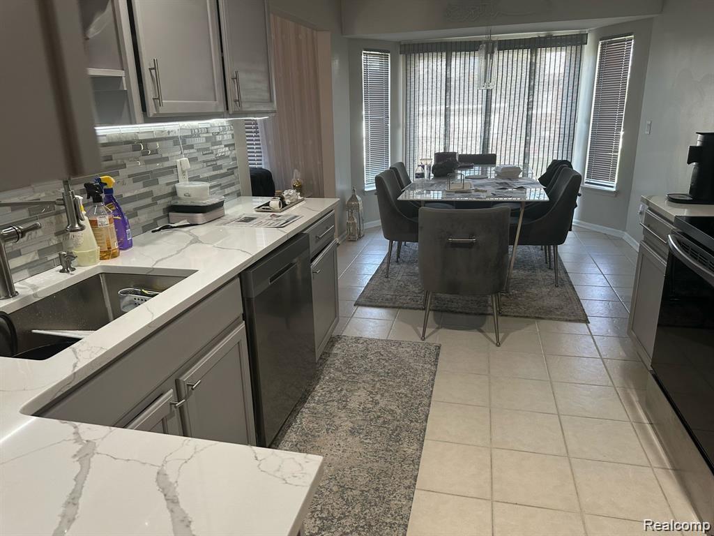 55 Morross Circle Property Photo 6