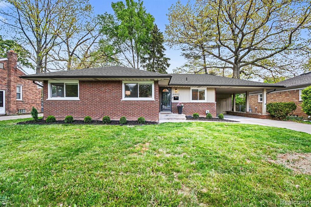 4402 Buckingham Road Property Photo 1
