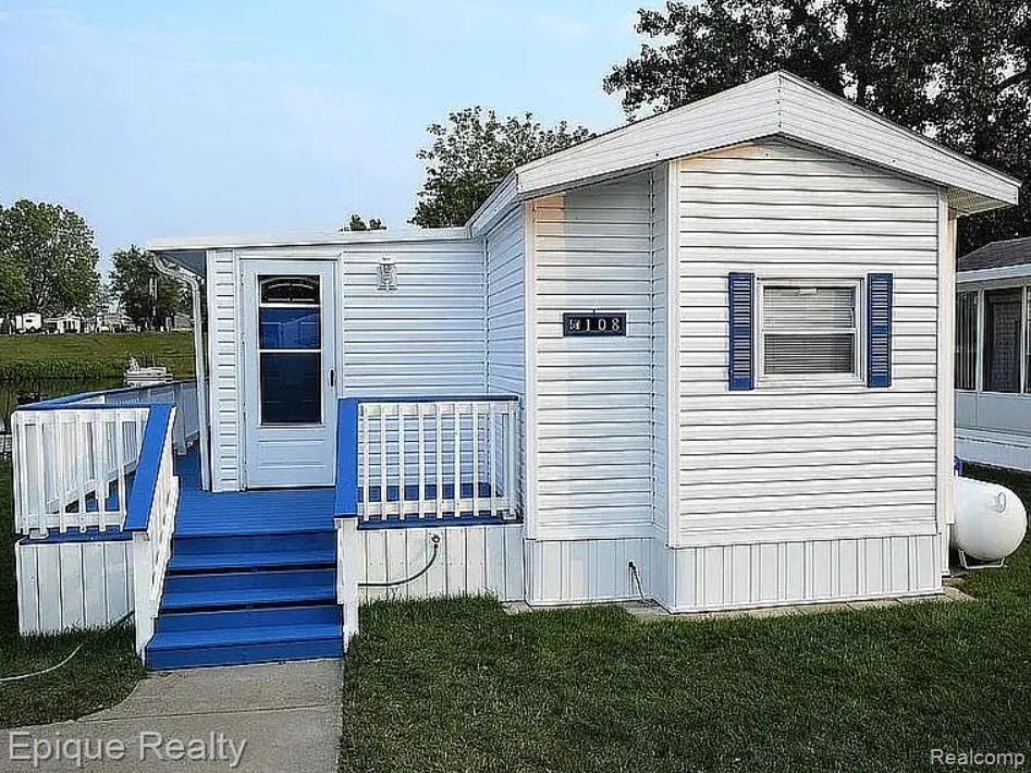 10915 E Goodall Road Property Photo 2