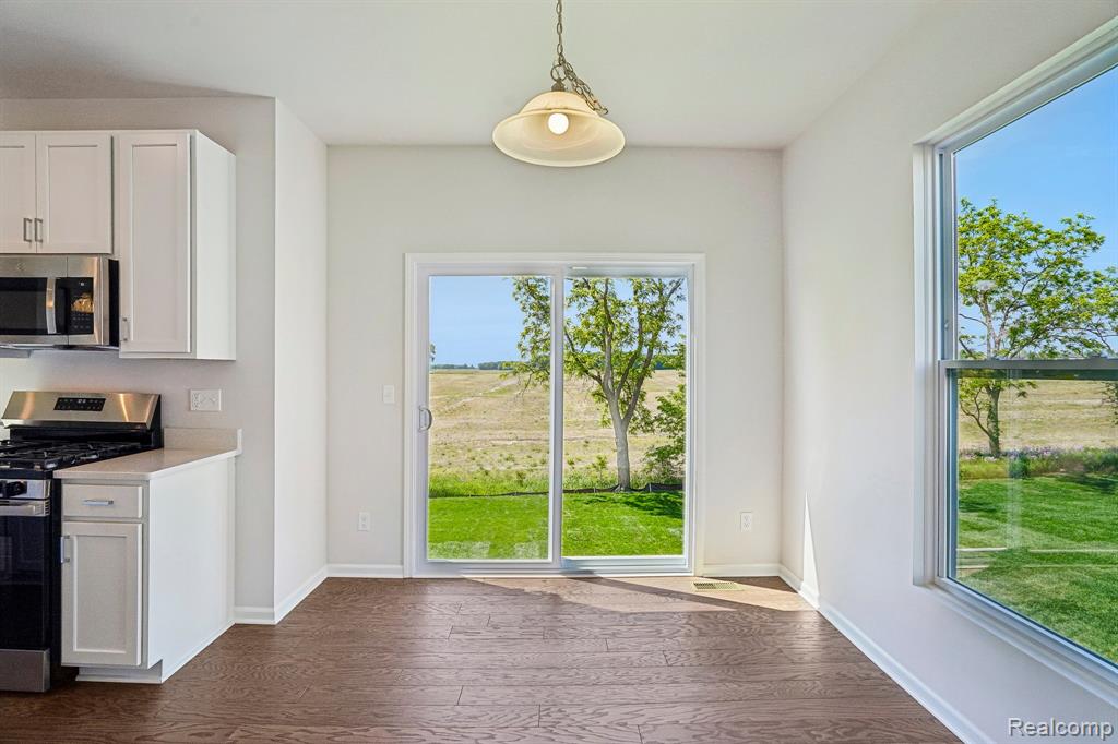 27138 Silo Drive Property Photo 12