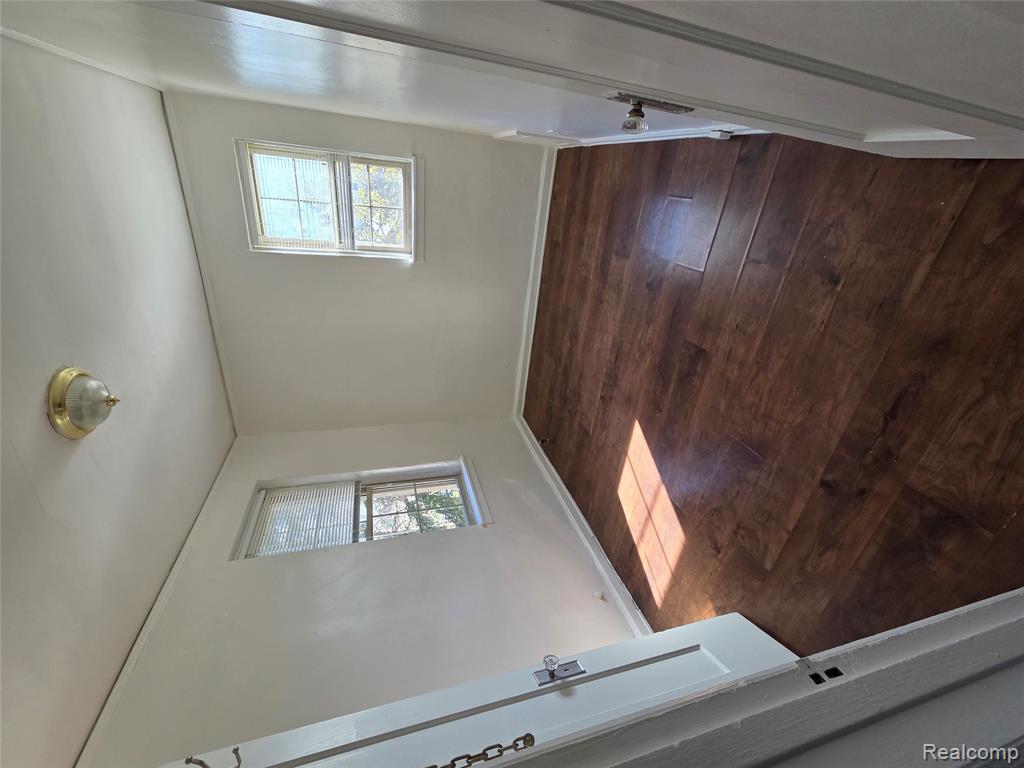 1360 Seward Street Property Photo 2