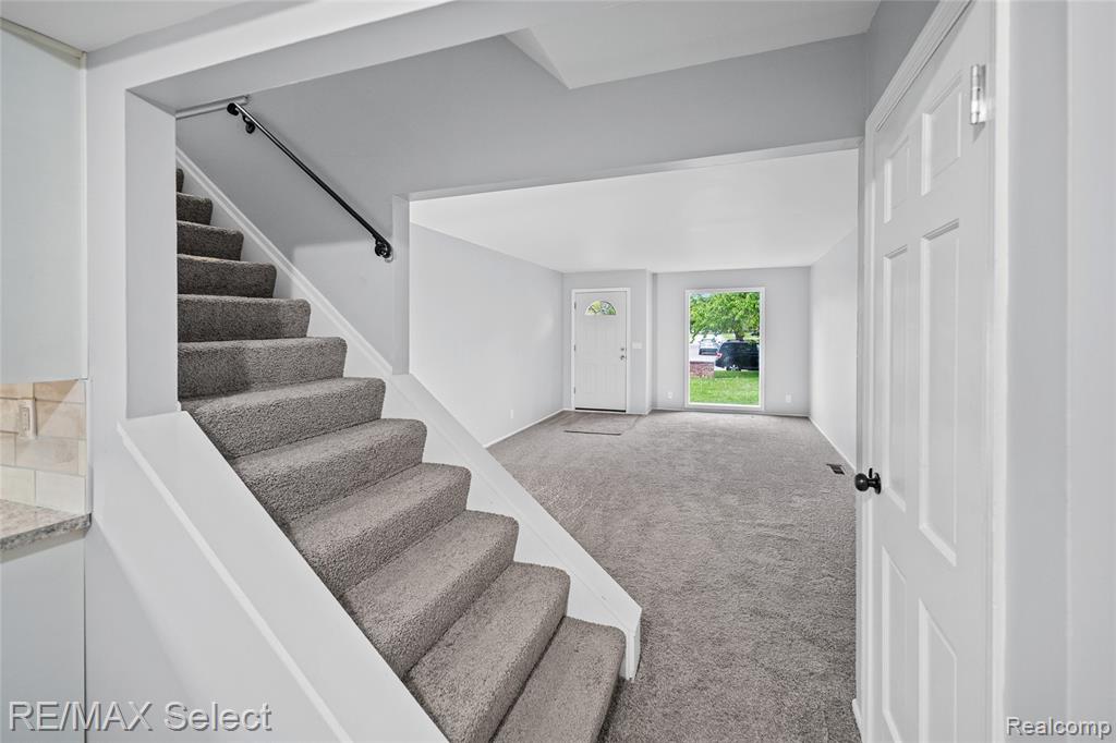 4020 Park Forest Drive Drive Property Photo 8