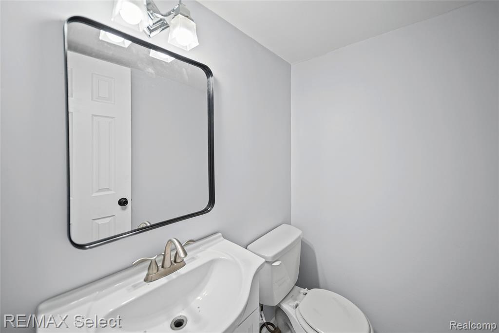 4020 Park Forest Drive Drive Property Photo 12