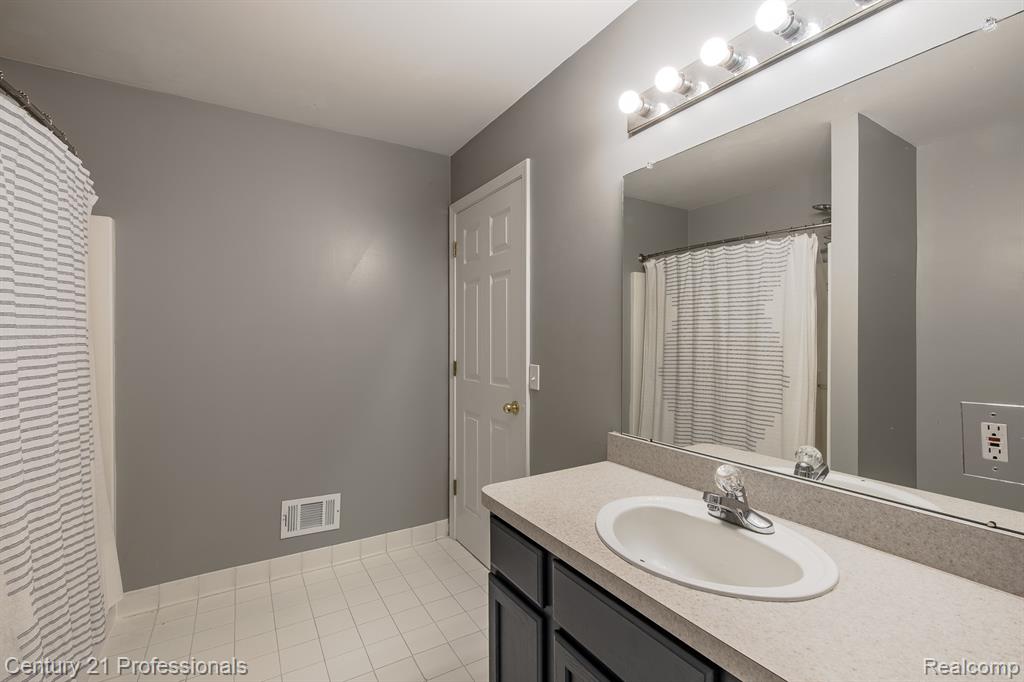 4509 Alexander Pines Drive Property Photo 33