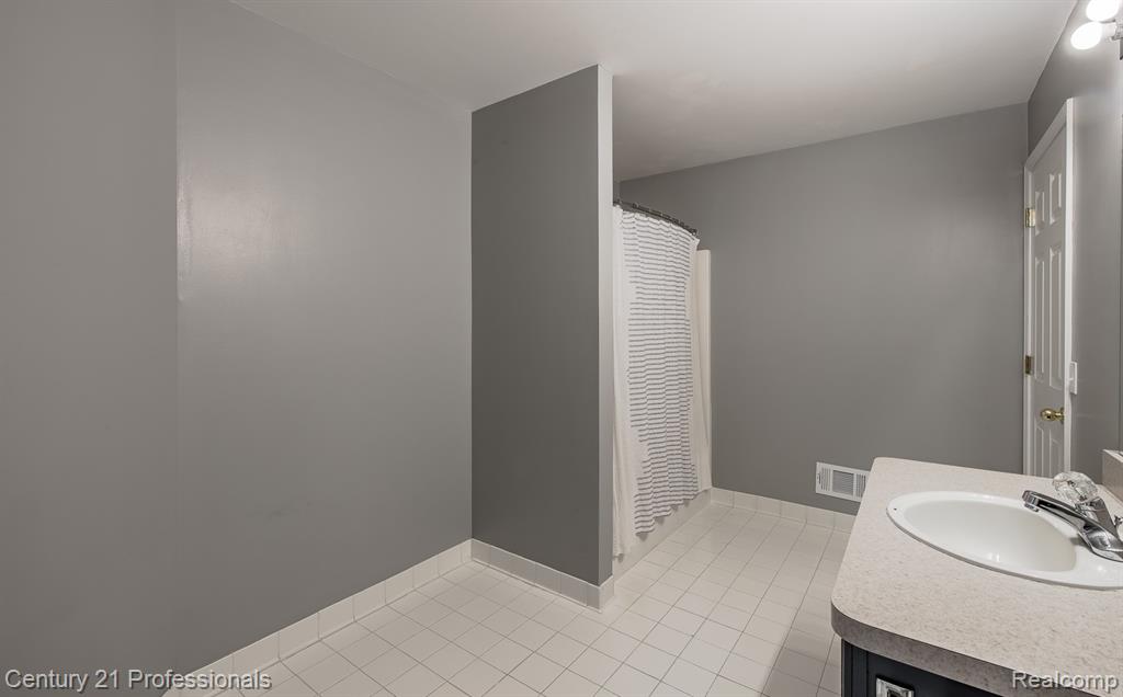 4509 Alexander Pines Drive Property Photo 34
