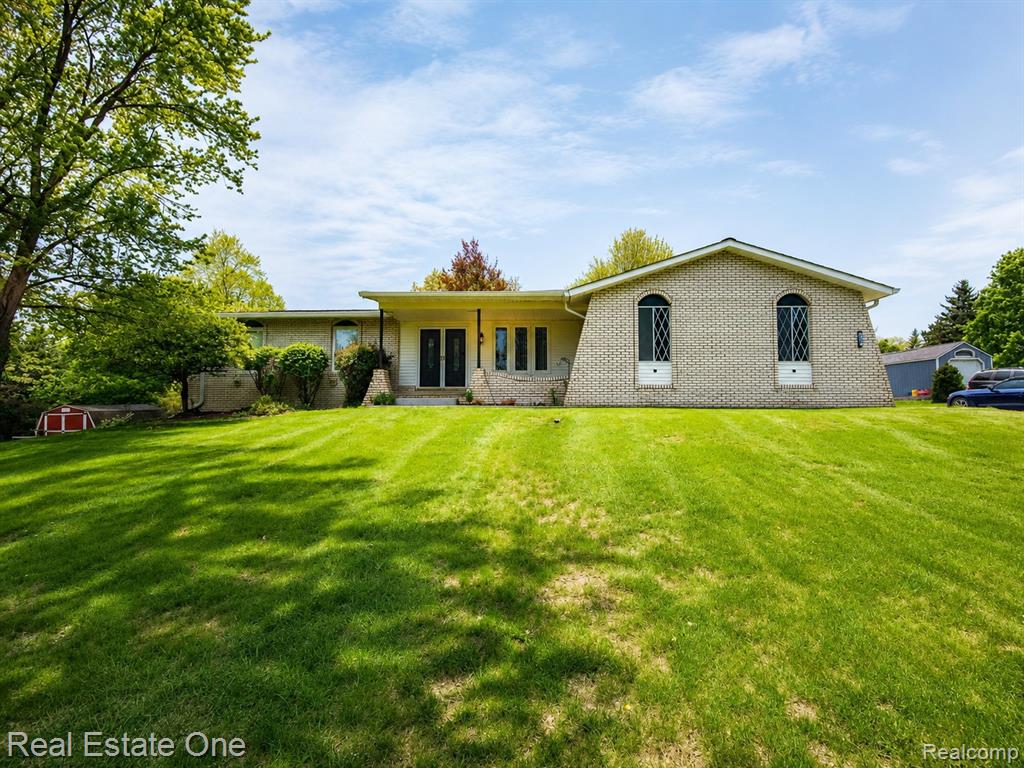 2553 Bullard Road Property Photo 1