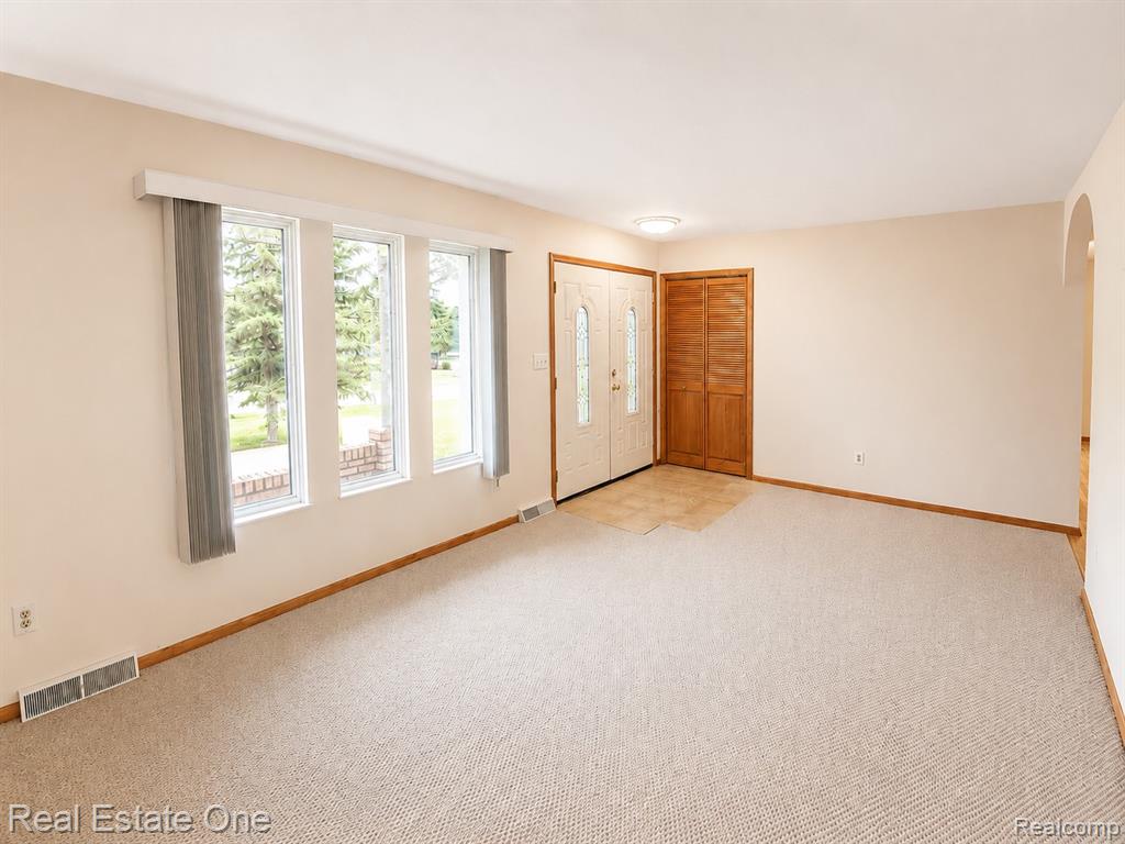 2553 Bullard Road Property Photo 4