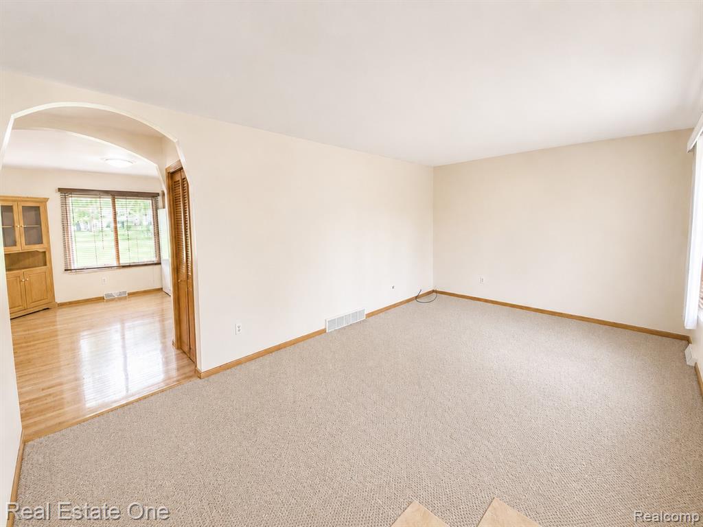2553 Bullard Road Property Photo 5