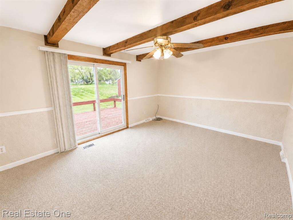 2553 Bullard Road Property Photo 9